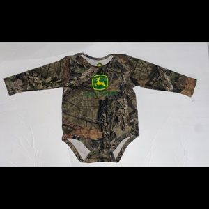 John Deere Camouflage Long Sleeve Body Suit Size